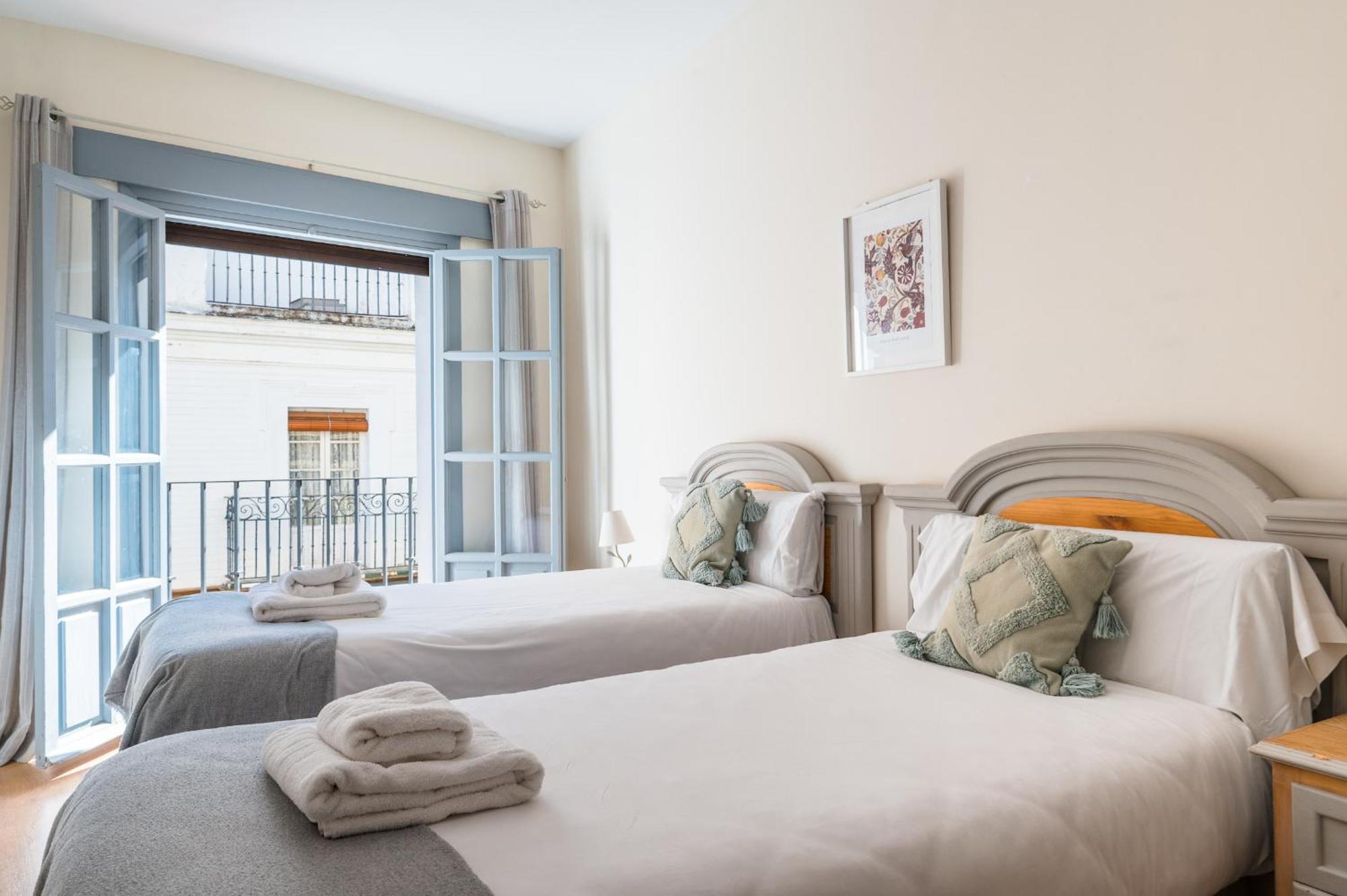 Sierpes 54, By Homing U Apartment Seville Exterior photo